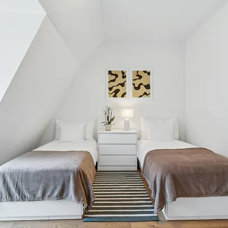 Horizon Bahnhofstrasse, Loewenstrasse Penthouse アパート