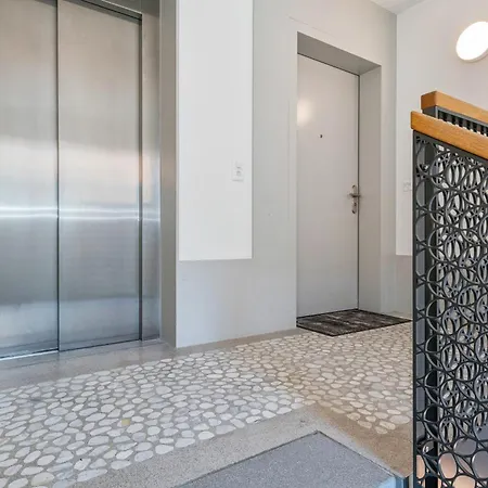 Horizon Bahnhofstrasse, Loewenstrasse Penthouse * Цюрих